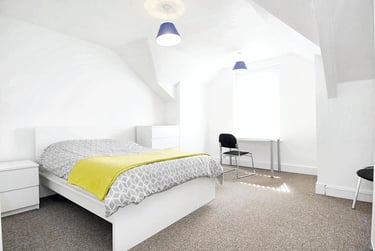 3 bed flat, 6 Lockyer Road,, Peverell, Plymouth, PL34RL - Image 3